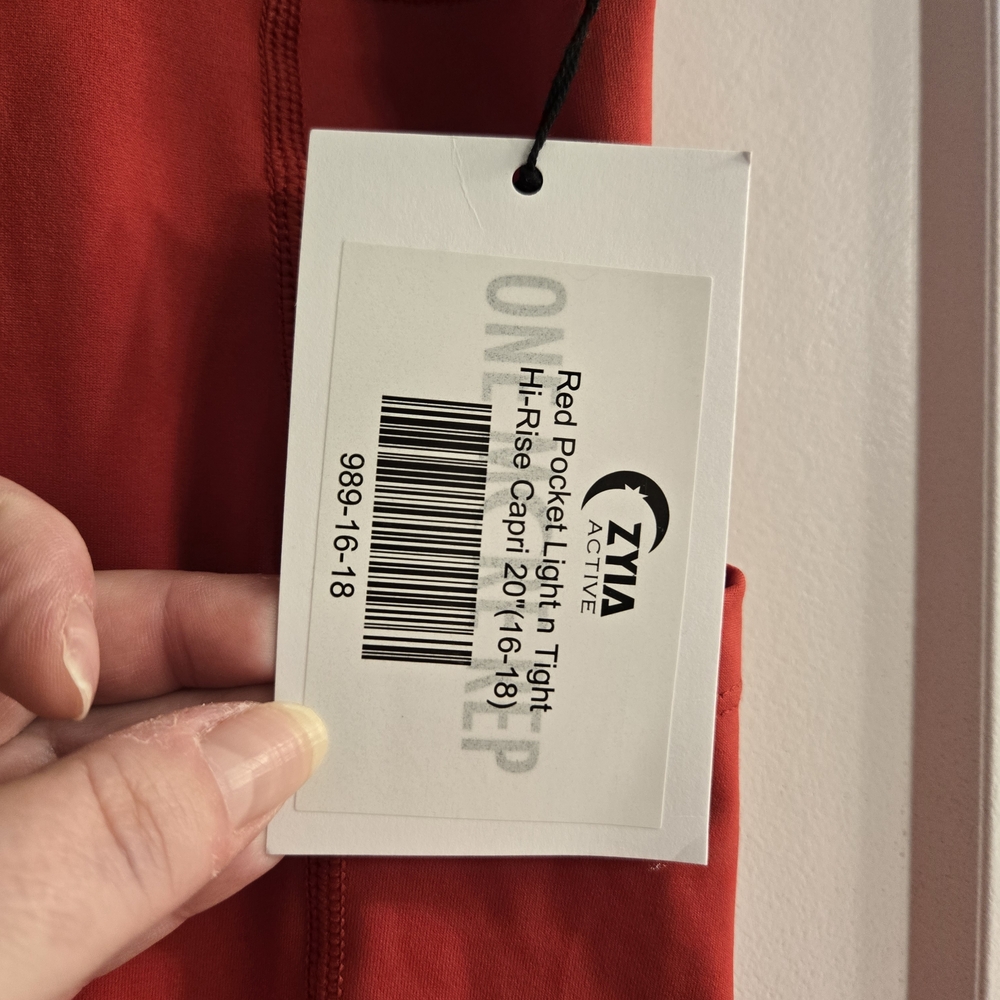 ZYIA Red Light N Tight Pocket Hi-rise Capri Leggings - Picture 2 of 2